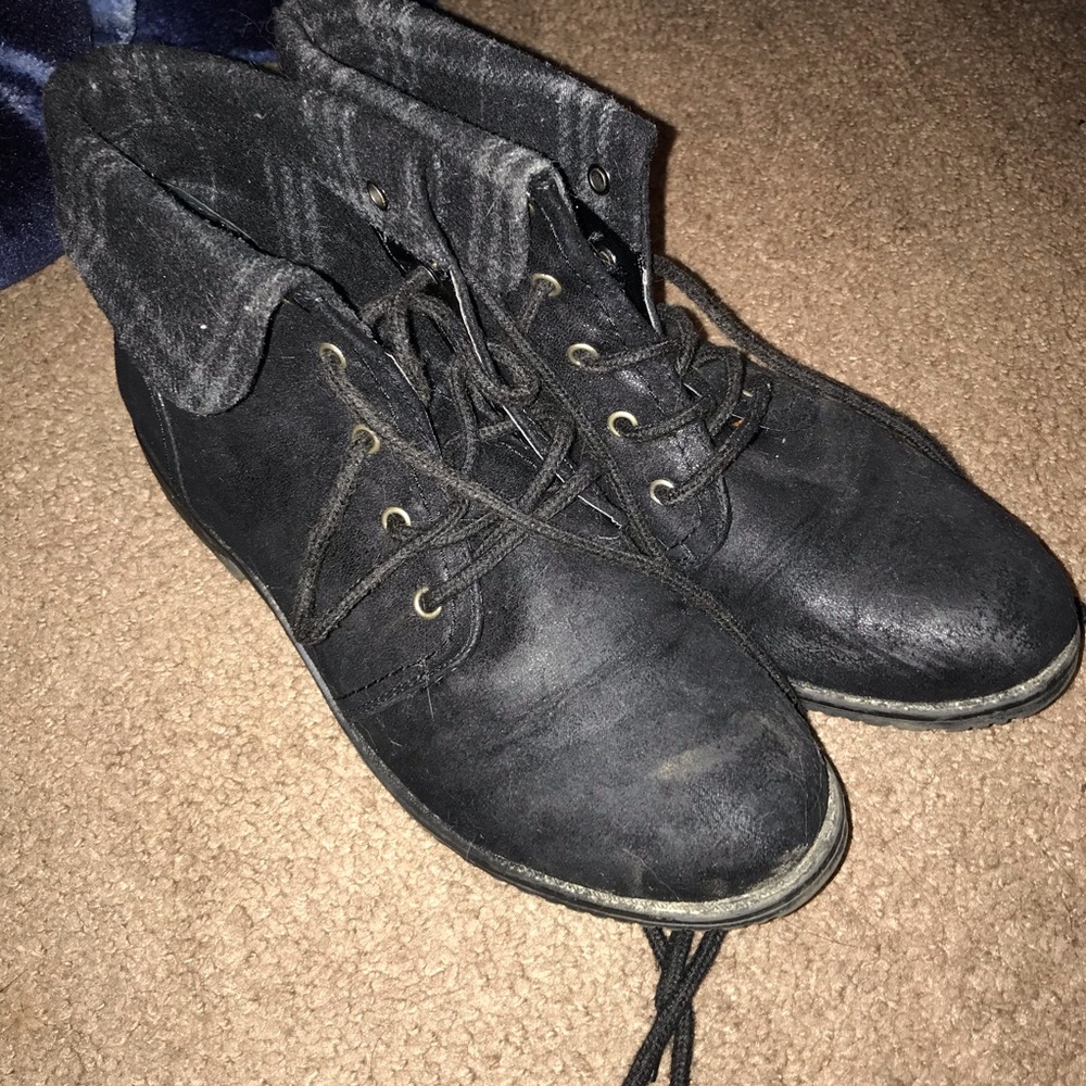 Black boots